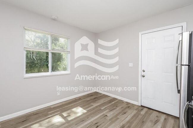 Building Photo - 1485 Wichita Dr S