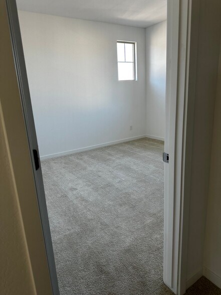 Building Photo - 21301 E Kingbird Dr