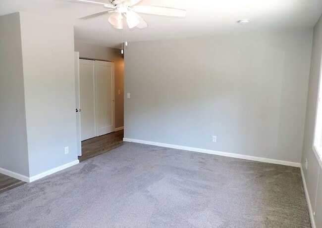 Building Photo - $1,550 | 3 Bedroom, 1 Bathroom Top Floor Duplex | No Pets | Available for August 1st, 2026 Move In!