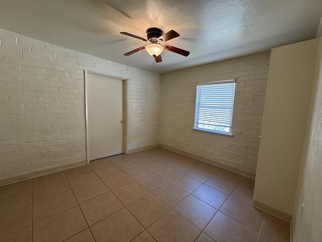 Building Photo - 2 Bedroom in central Tucson