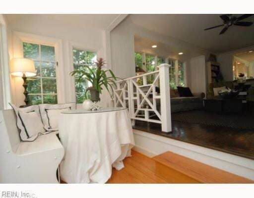 Building Photo - 925 Windsor Rd