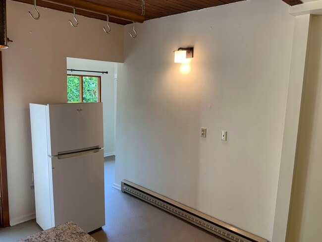 Building Photo - 1 Bedroom in Midtown