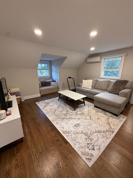 Living room - 45 Fenwick St