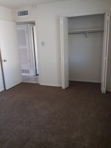 Building Photo - 2001 Amy Sue Dr