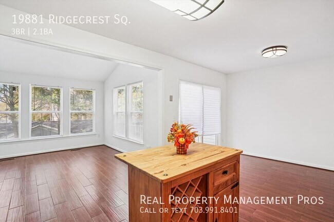 Building Photo - 19881 Ridgecrest Square