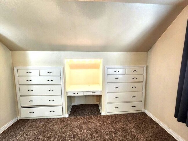 Building Photo - AMAZING 3 BED, 2 BATH Plus Study MILLERS ADDITION NW OKC