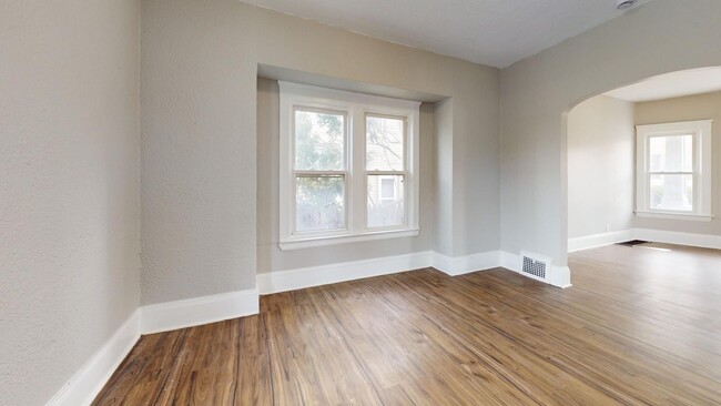 Building Photo - Lease to own! 5 bedroom/1 bath, Old Brooklyn.