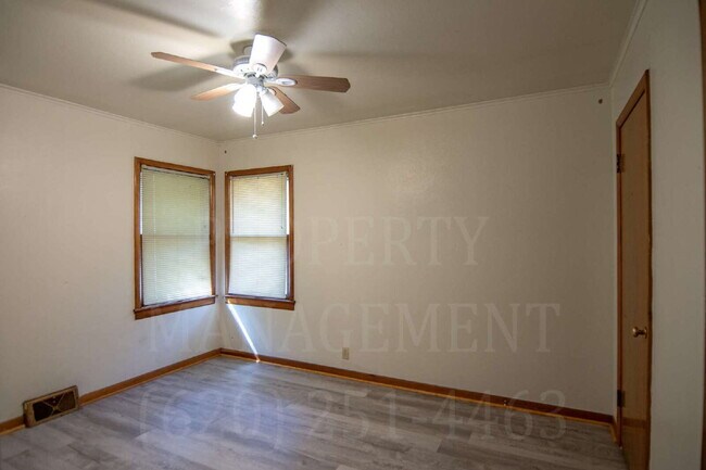 Building Photo - 2-Bedroom Duplex