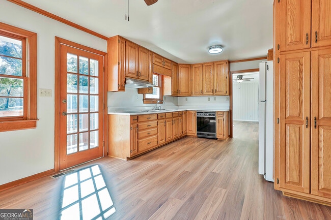 Building Photo - 334 Porter Rd