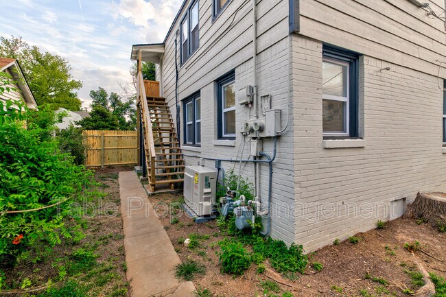 Building Photo - 3200 NW 16th St