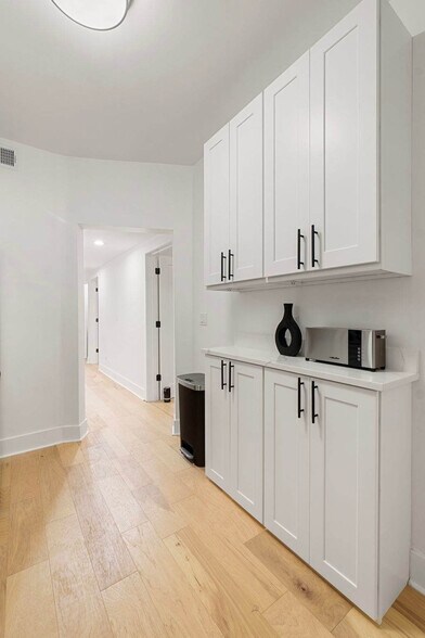 Building Photo - 618 W Patterson Ave