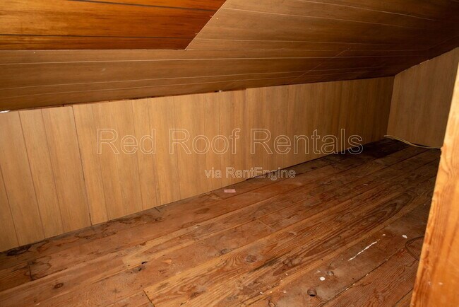 Building Photo - 502-138 138 St E