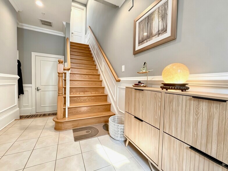 Building Photo - 12430 Ansin Circle Dr