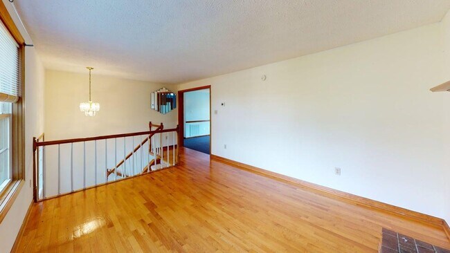 Building Photo - 975 Murray Ln