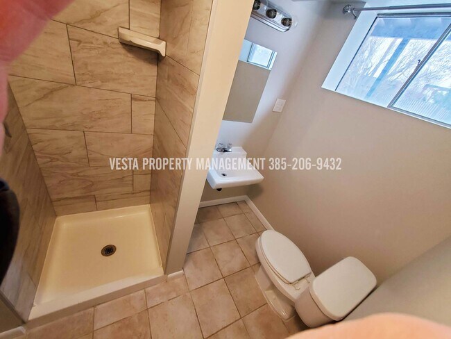 Building Photo - 1380 3rd St