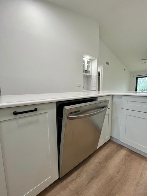 Building Photo - 102 Pinecrest Cir