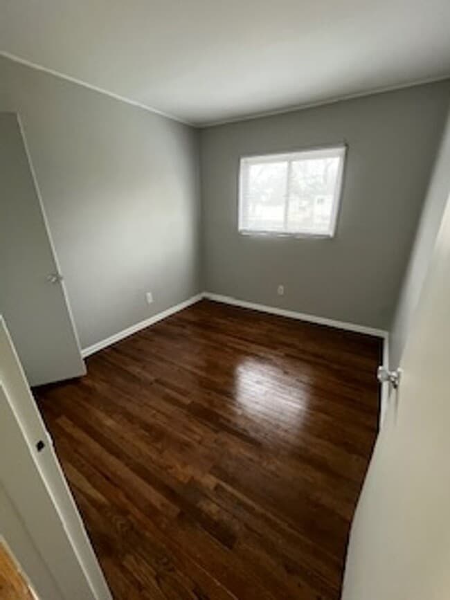 Building Photo - 3 BR 1.5 BA split-level with attached 1 car garage- OPEN HOUSE THIS SATURDAY