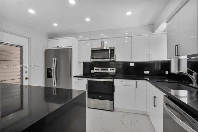Building Photo - 1075 93rd St