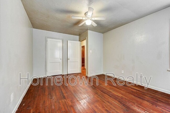 Building Photo - 410 E Steed Dr