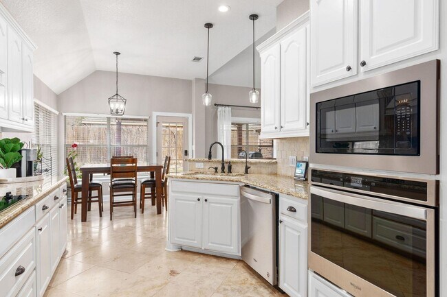 Building Photo - Upgraded 3 Bed Home in Aledo ISD with Office and Spacious Open Layout