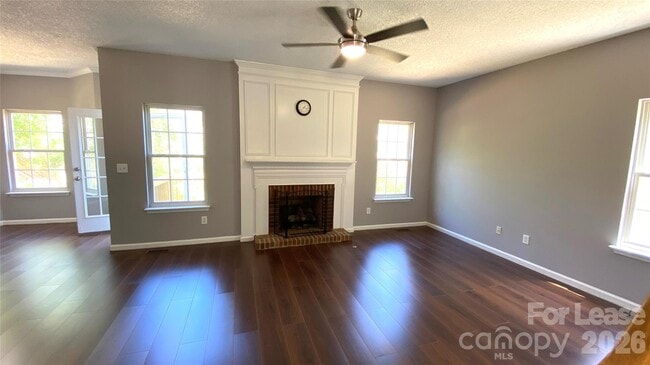 Building Photo - 127 Meadow Pond Ln