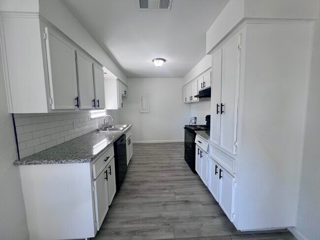 Building Photo - 8216 Elkridge Ave