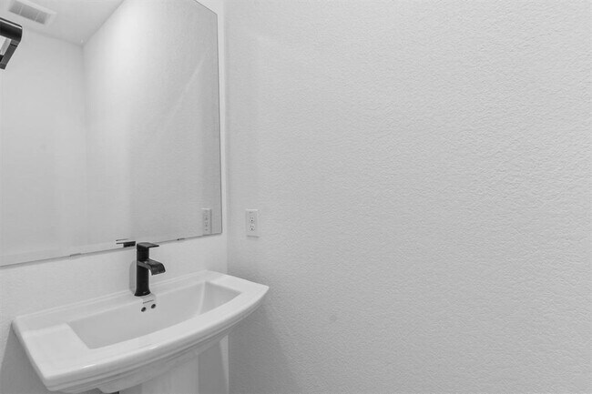 Building Photo - 547 Billowing Way