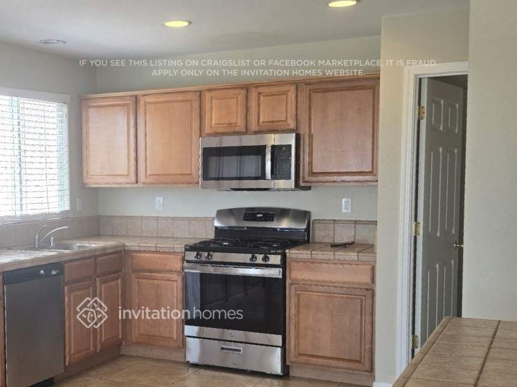 Building Photo - 4456 Aubergine Way