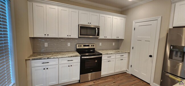 Building Photo - 104 Garrett Ln