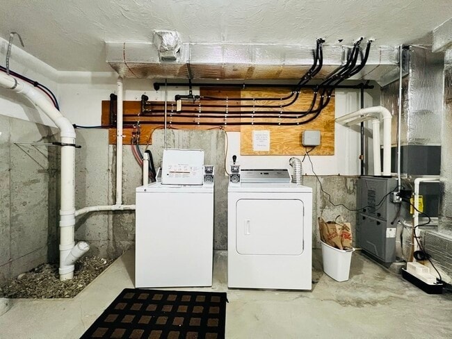 Building Photo - 39 Athens St