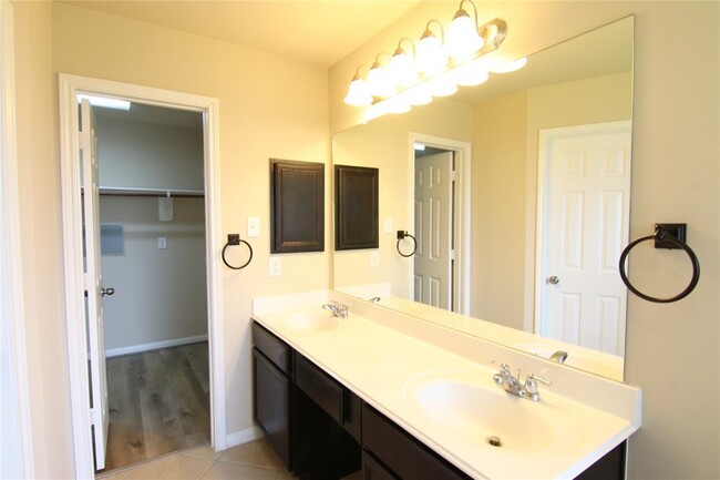 Building Photo - 3431 Lilac Ranch Dr