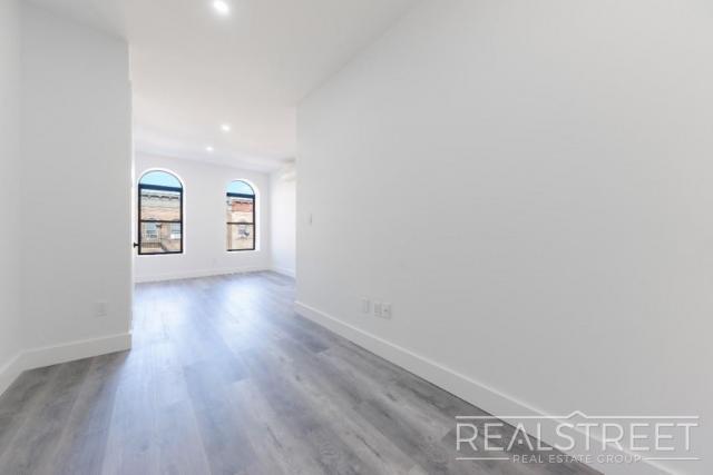 Building Photo - 3 bedroom in BROOKLYN NY 11237