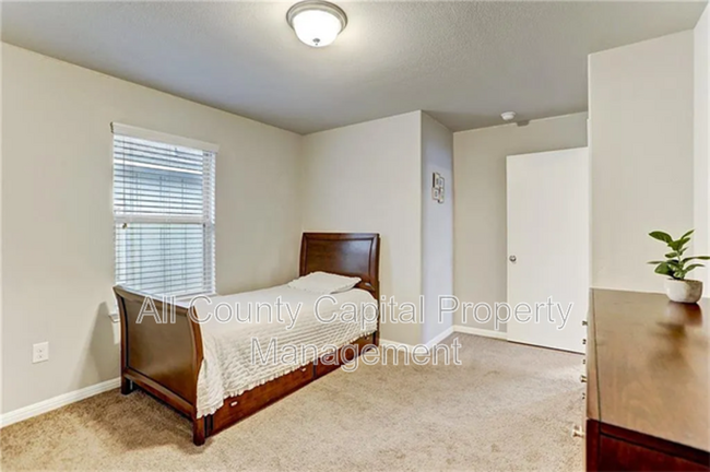 Building Photo - 424 Wapiti Rd
