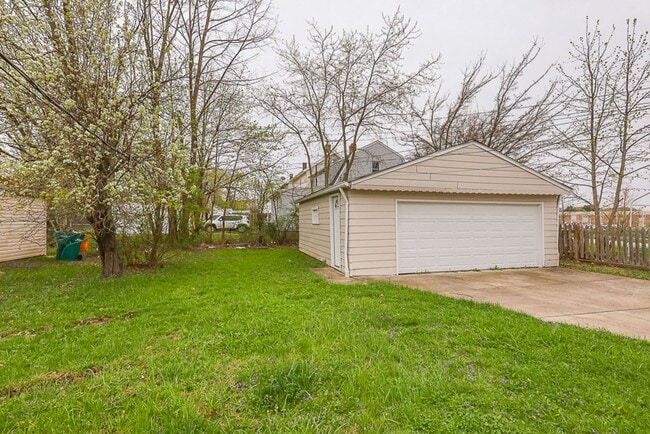 Building Photo - 17204 Mapleboro Ave