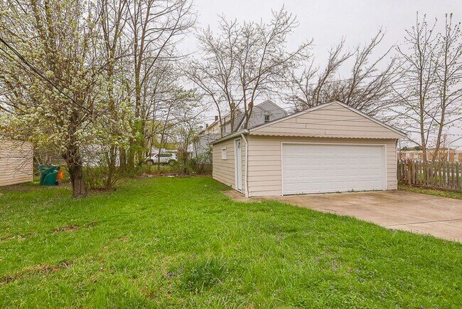 Building Photo - 3Bedroom 1 bath Single Family Home