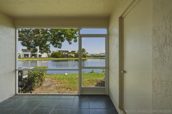 Building Photo - 16635 Hemingway Dr
