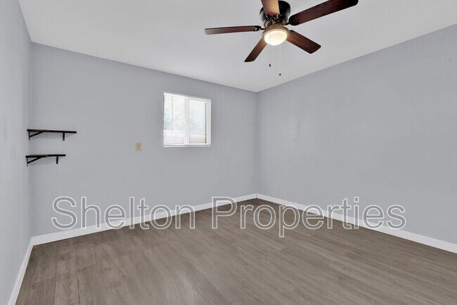 Building Photo - 6022 S 3rd St