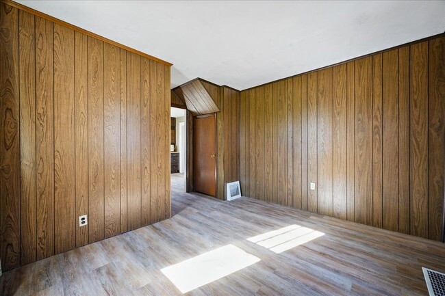 Building Photo - 3110 N Sherwood Ave