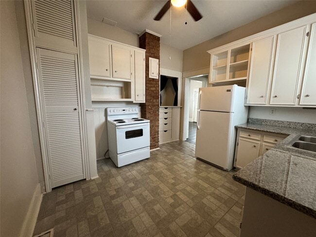 Building Photo - 807 8th St