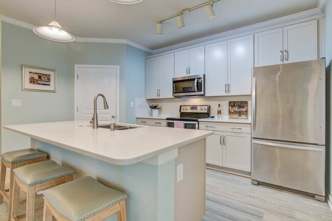 Building Photo - 600 Bucksley Ln