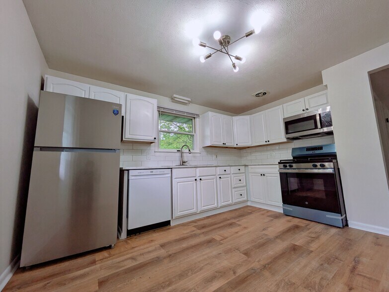 Kitchen - 1322 Westcott St