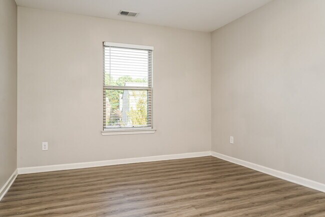 Building Photo - 706 Galveston Way