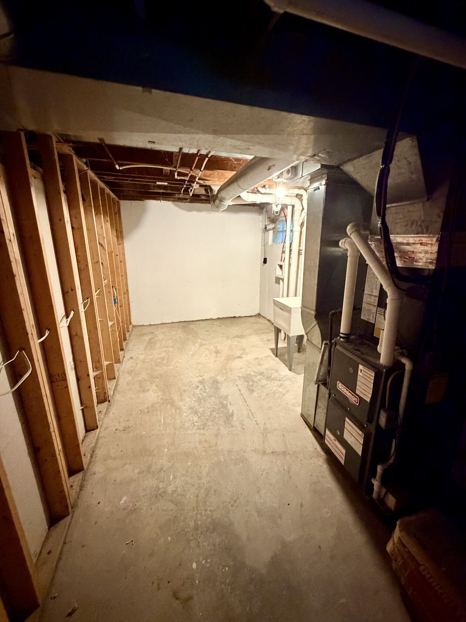 Building Photo - 745 Wilbud Dr