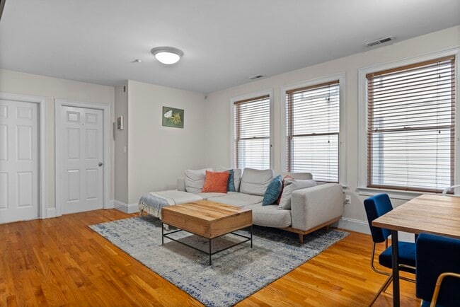 Building Photo - 320 W Broadway