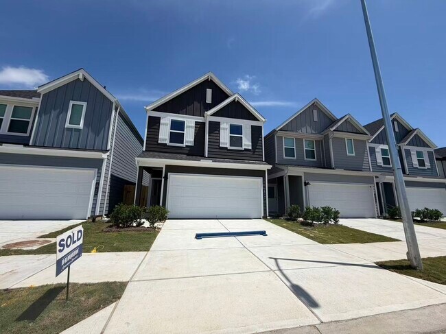 Building Photo - 28122 Meadowlark Sky Dr