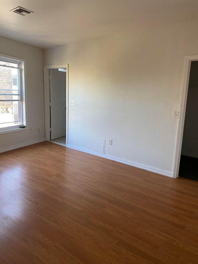 Building Photo - 106 Ocean Ave