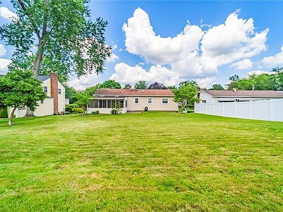 Building Photo - 2722 Otterbein Dr