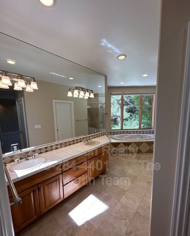 Building Photo - 6785 Eagle Wing Cir