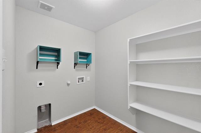 Building Photo - 407 Eisenhower Ln