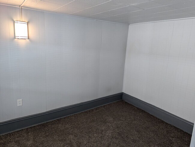 Building Photo - 1055-1057-1057 Liberty St